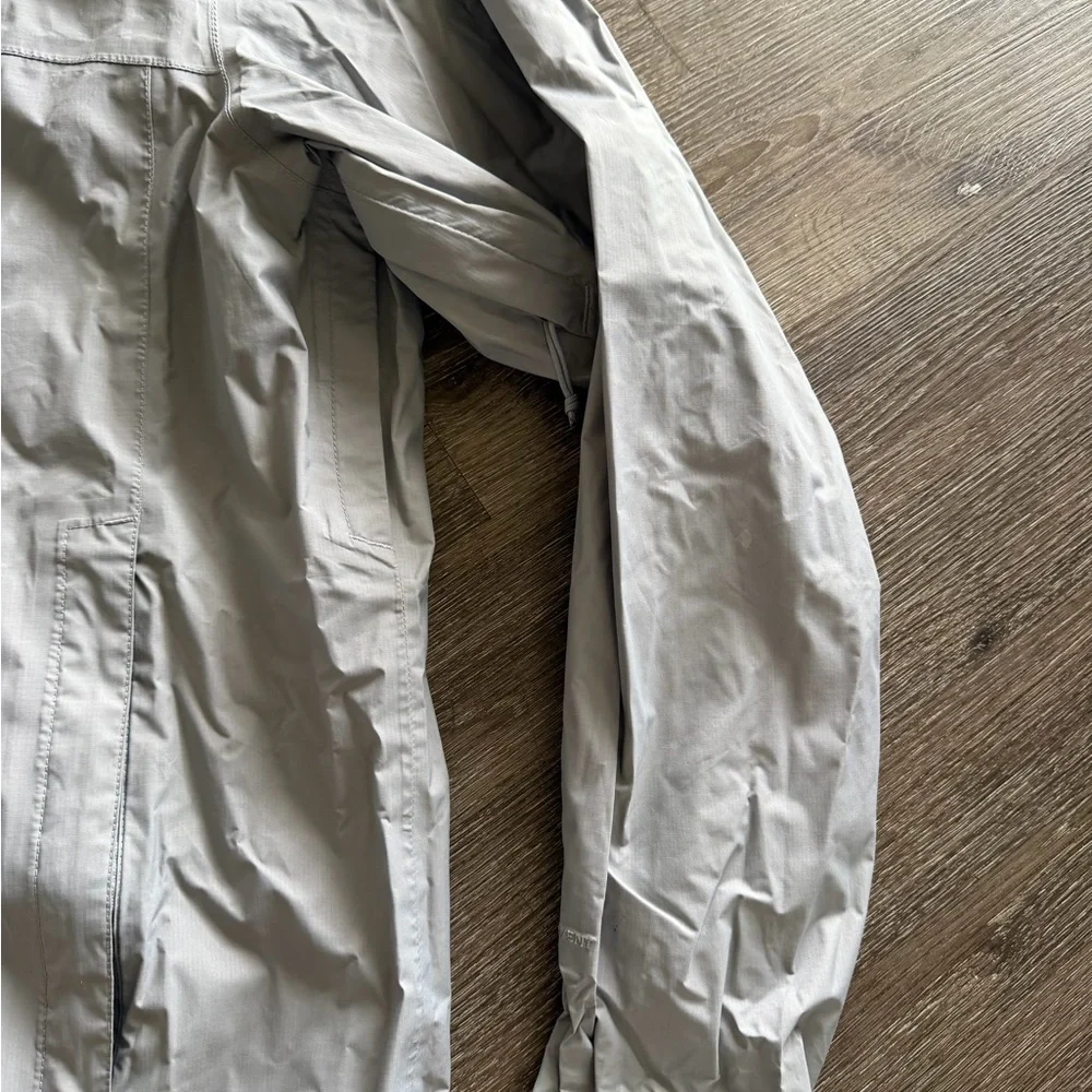 The North Face Light Gray Windbreaker Jacket